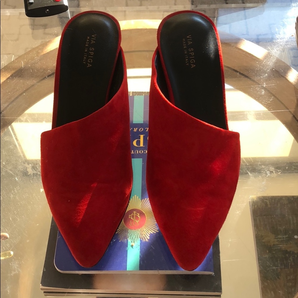Via Spiga Womens Freya Rouge Suede Mules